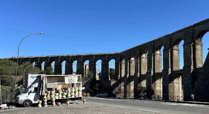 Nepi, l'acquedotto settecentesco [Foto: Maria Teresa Natale, CC BY NC SA]